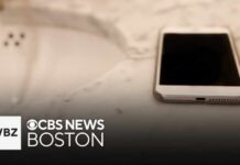 Prolonged phone use on the toilet may increase risk of